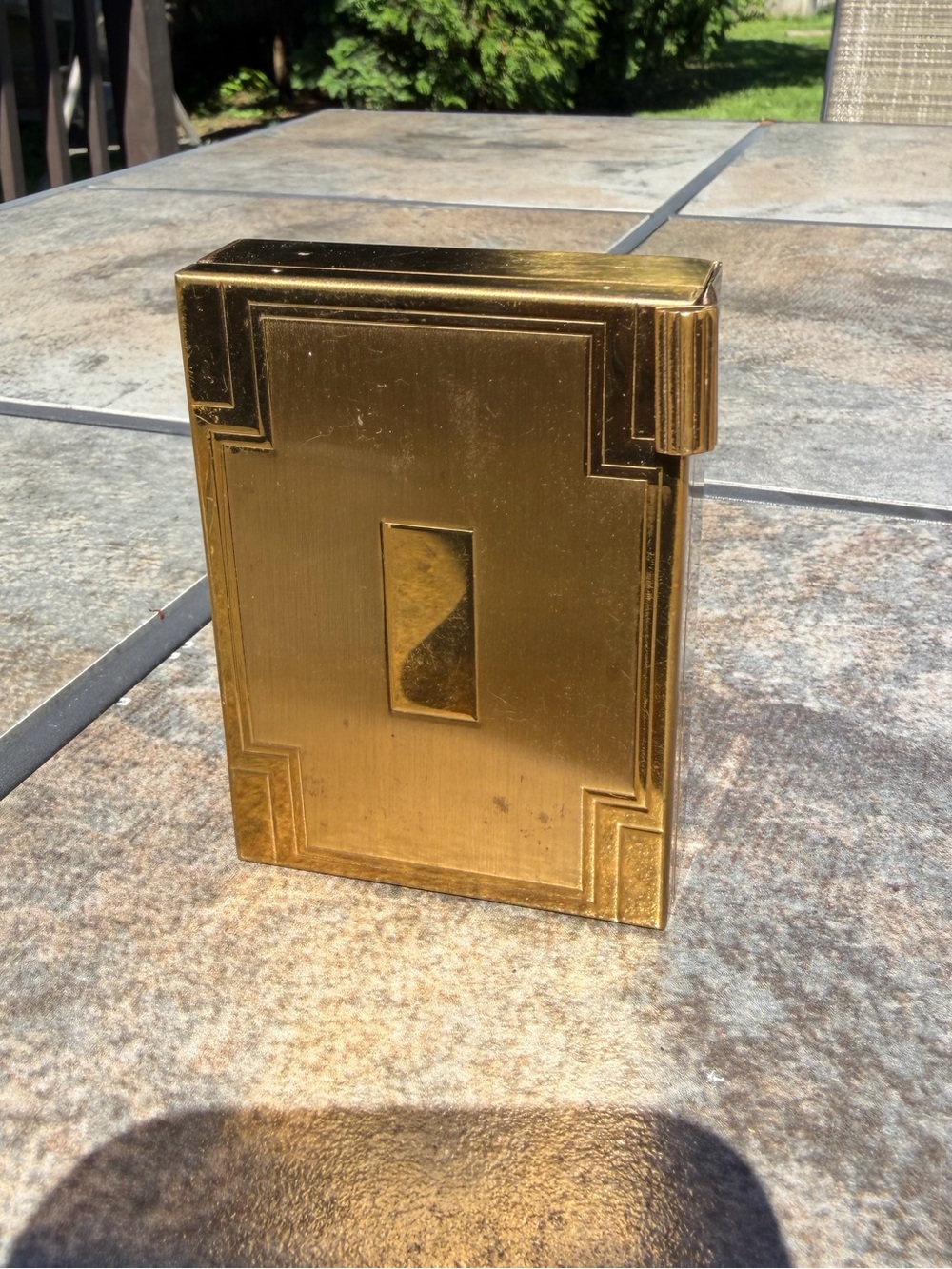 Volupte USA Vintage Gold Toned Makeup Compact